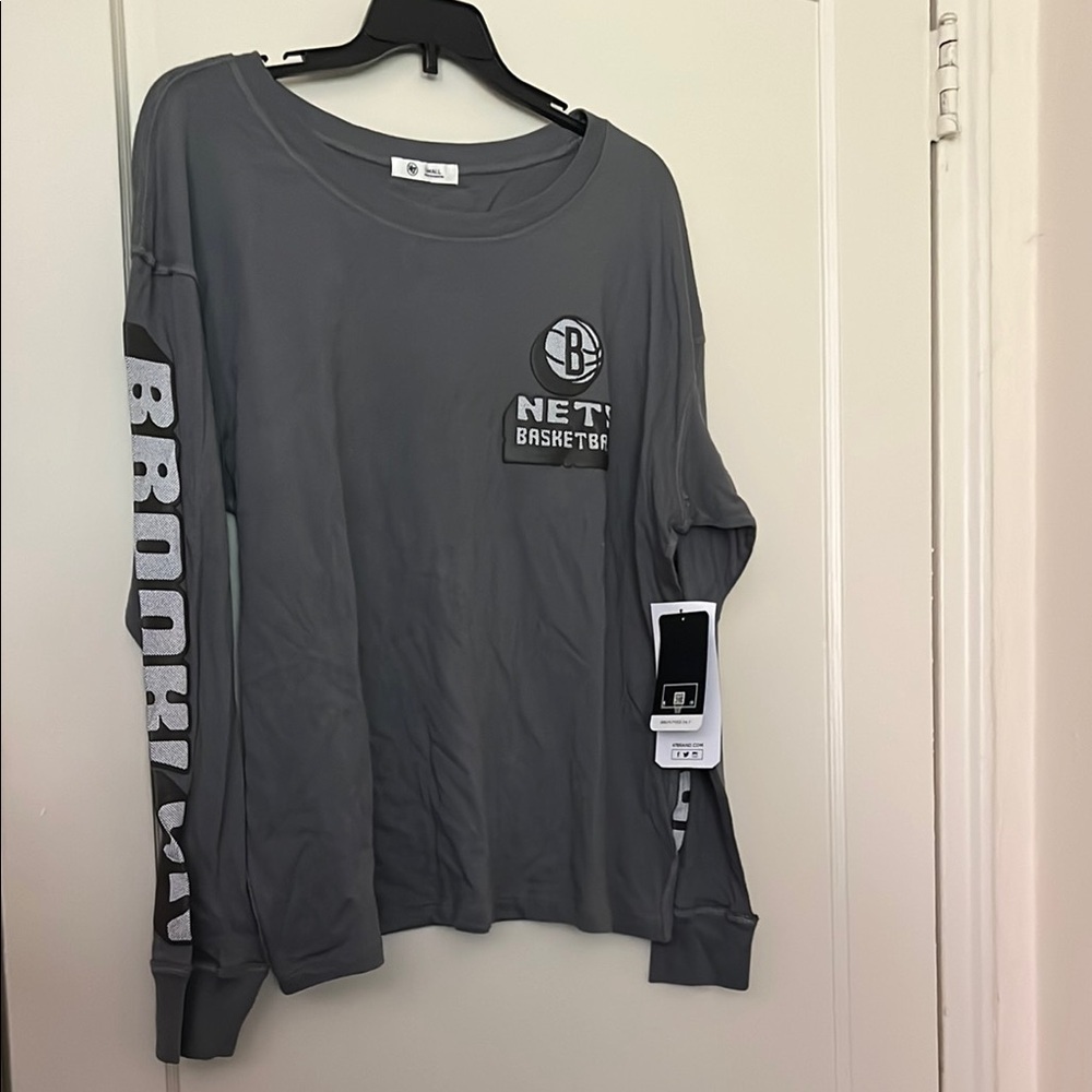 NWT Gray Brooklyn Nets Long Sleeve Shirt size: S